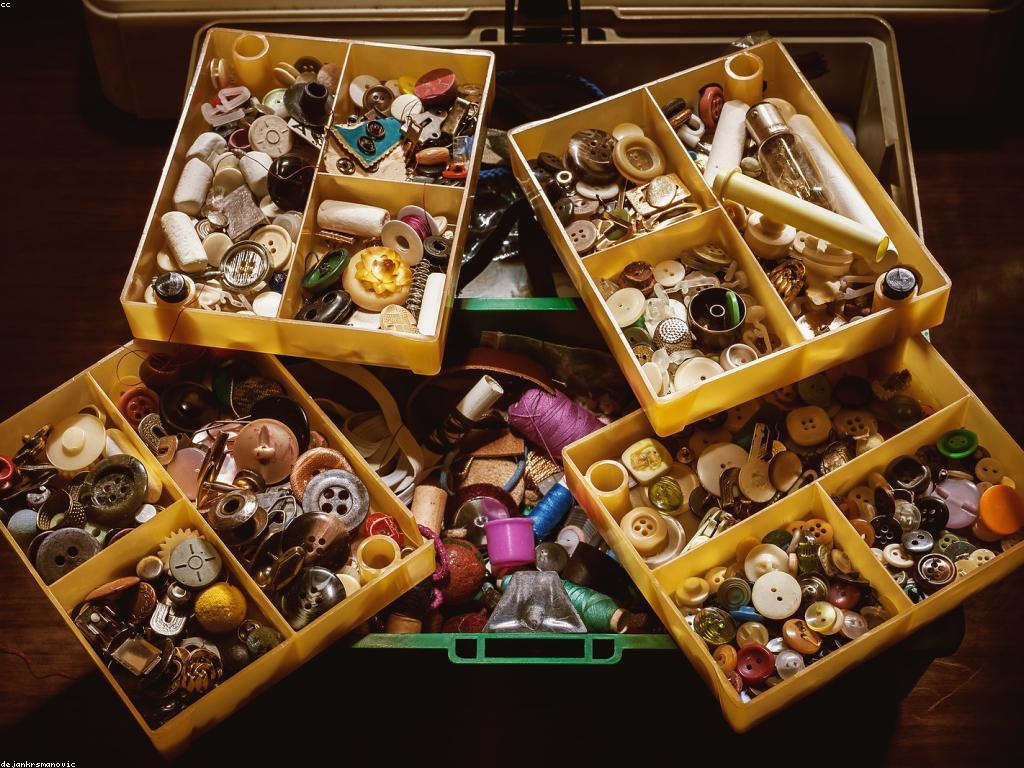 សម្ភារៈនិងឧបករណ៍សម្រាប់ការងារបង្កើត