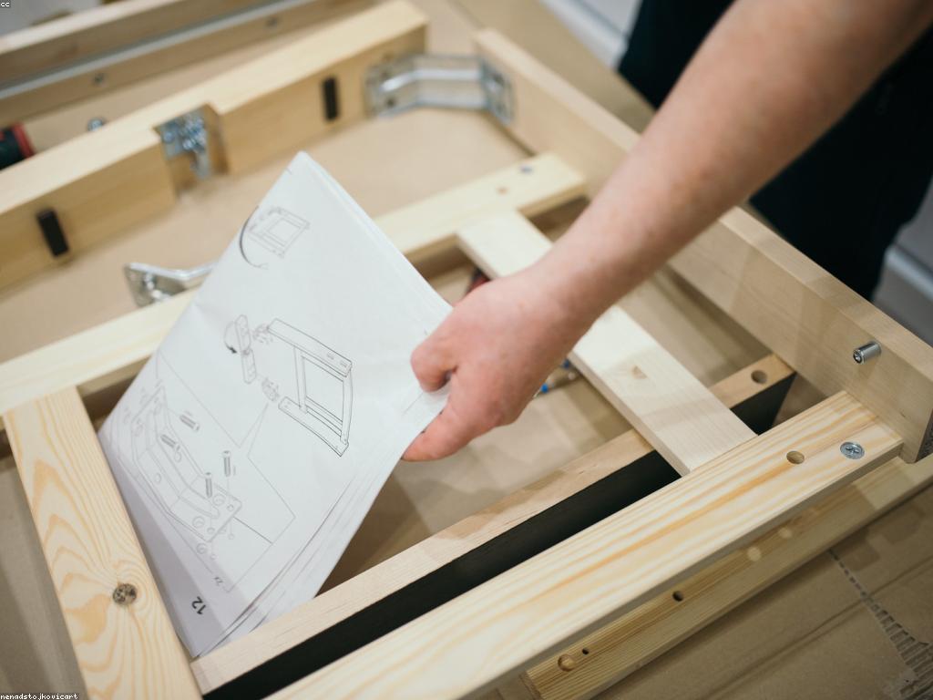 ឧបករណ៍និងសម្ភារៈក្នុងការកសាងសម័យថ្មី